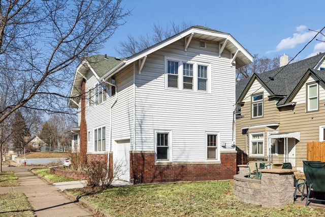 782 Rose Avenue E, Saint Paul, MN 55106