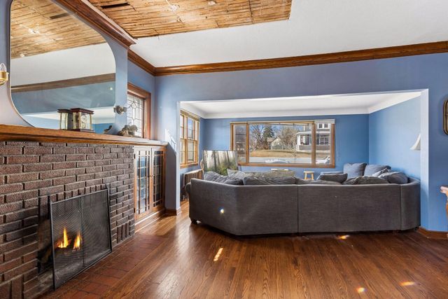 782 Rose Avenue E, Saint Paul, MN 55106