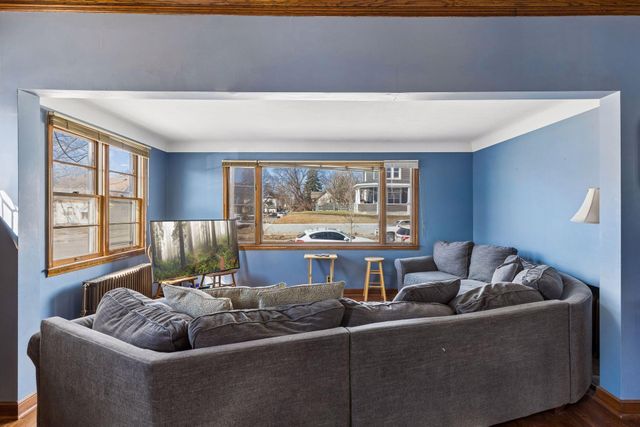 782 Rose Avenue E, Saint Paul, MN 55106