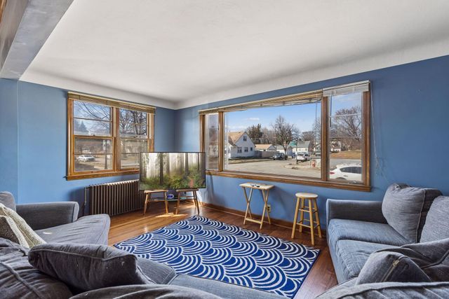 782 Rose Avenue E, Saint Paul, MN 55106