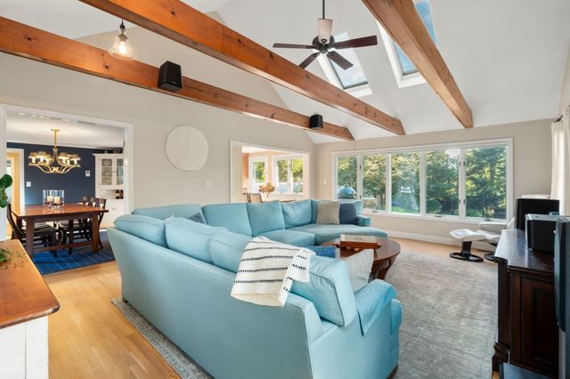5 Juniper Lane, Medfield, MA 02052
