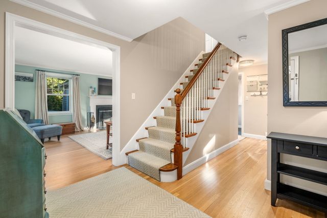 5 Juniper Lane, Medfield, MA 02052