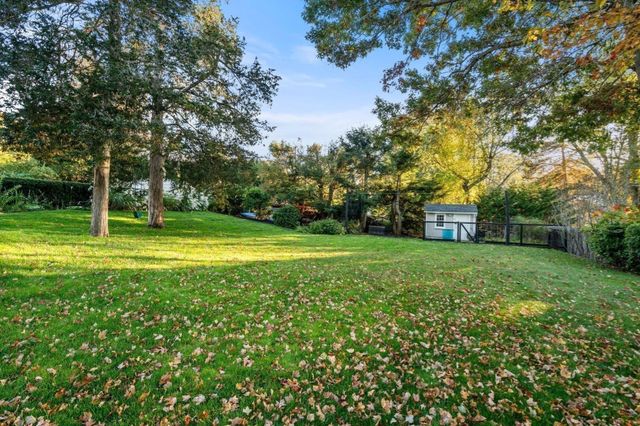 5 Juniper Lane, Medfield, MA 02052