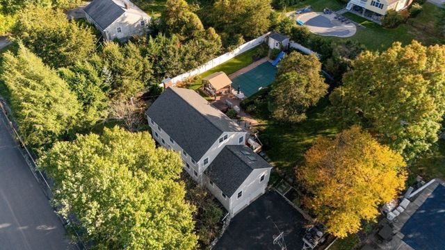 5 Juniper Lane, Medfield, MA 02052