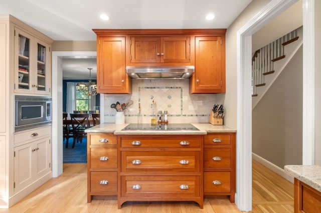 5 Juniper Lane, Medfield, MA 02052