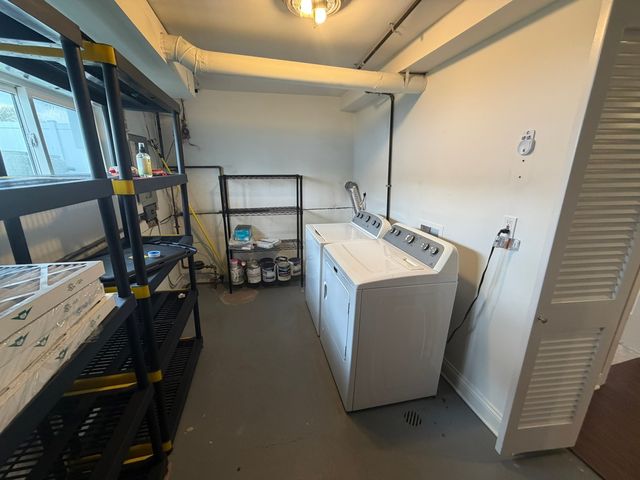 340 E Huntington Lane, Elmhurst, IL 60126