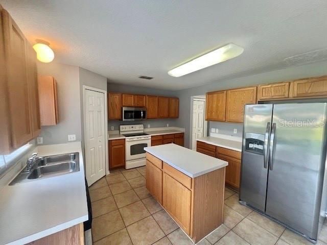 2915 HOLLY BERRY COURT, Kissimmee, FL 34744