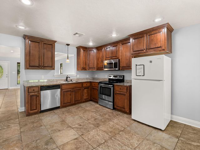 423 Logan St, Deridder, LA 70634