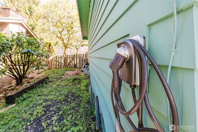 3018 NE Rozewood Drive NE, Bremerton, WA 98310