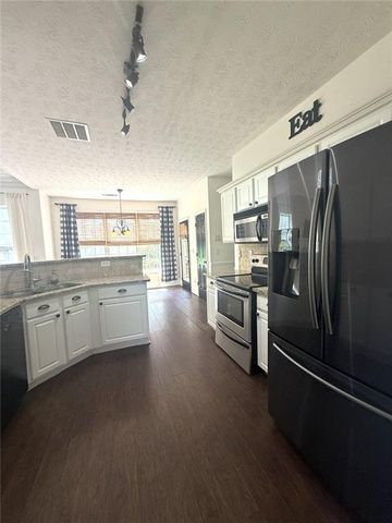 5059 Weatherstone Drive, Buford, GA 30519