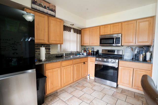 3009 Longfellow Avenue, Hazel Crest, IL 60429