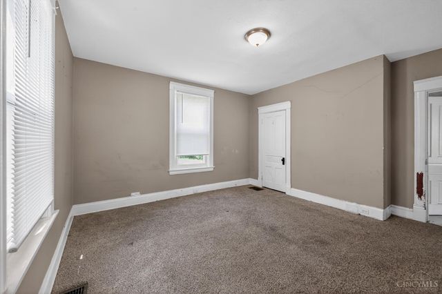 3845 Olivette Avenue, Cheviot, OH 45211