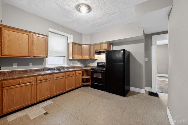 3845 Olivette Avenue, Cheviot, OH 45211