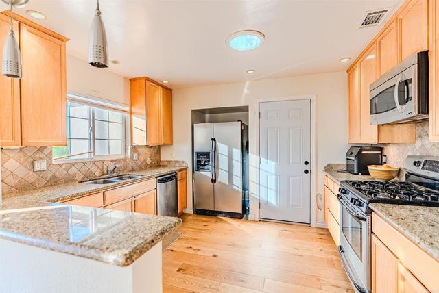 425 8th St, Imperial Beach, CA 91932