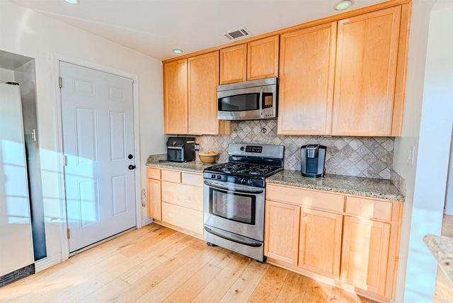 425 8th St, Imperial Beach, CA 91932