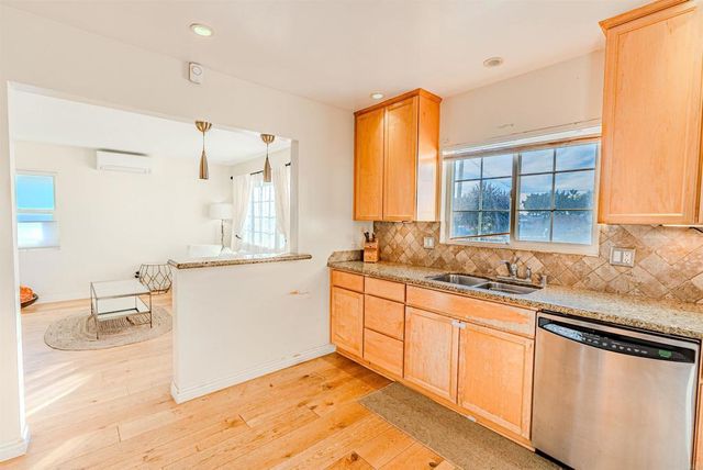 425 8th St, Imperial Beach, CA 91932