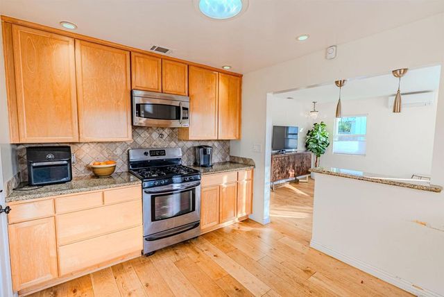 425 8th St, Imperial Beach, CA 91932