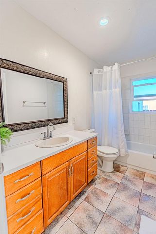 425 8th St, Imperial Beach, CA 91932