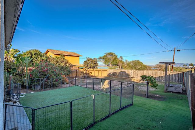 425 8th St, Imperial Beach, CA 91932