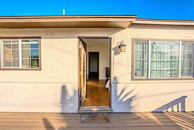 425 8th St, Imperial Beach, CA 91932