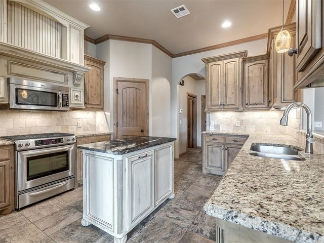 724 Northern Dancer Drive, Edmond, OK 73025