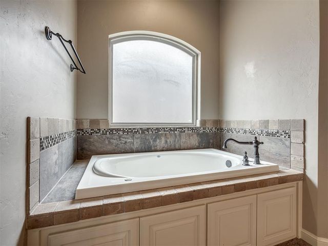 724 Northern Dancer Drive, Edmond, OK 73025