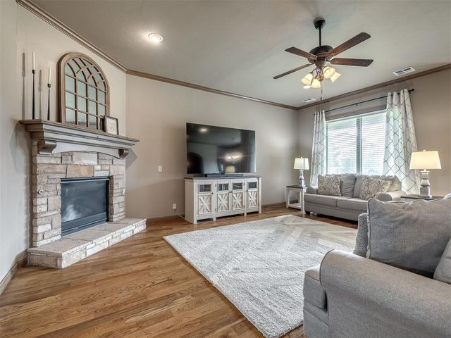 724 Northern Dancer Drive, Edmond, OK 73025