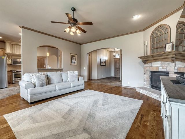 724 Northern Dancer Drive, Edmond, OK 73025