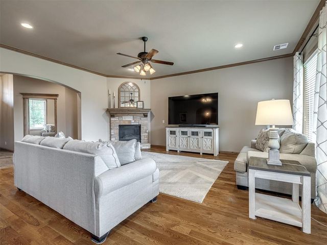 724 Northern Dancer Drive, Edmond, OK 73025