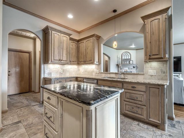 724 Northern Dancer Drive, Edmond, OK 73025