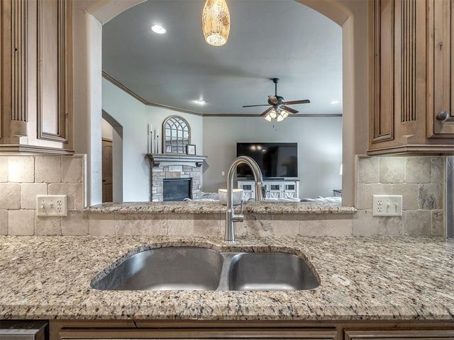 724 Northern Dancer Drive, Edmond, OK 73025