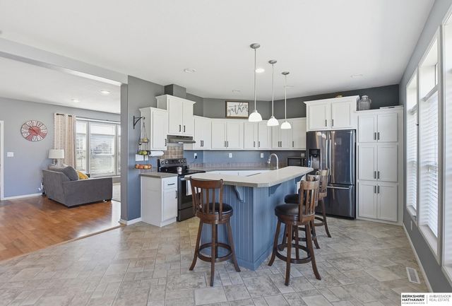 1802 Dunbar Drive, Plattsmouth, NE 68048