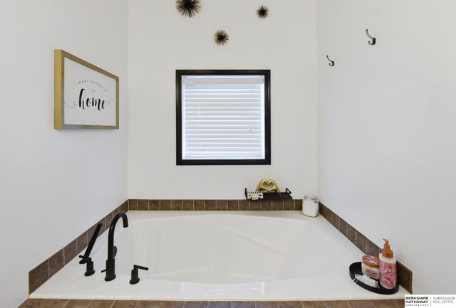 1802 Dunbar Drive, Plattsmouth, NE 68048