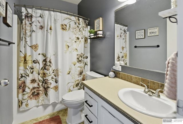 1802 Dunbar Drive, Plattsmouth, NE 68048