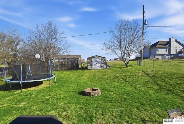 1802 Dunbar Drive, Plattsmouth, NE 68048