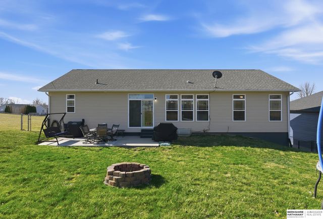 1802 Dunbar Drive, Plattsmouth, NE 68048