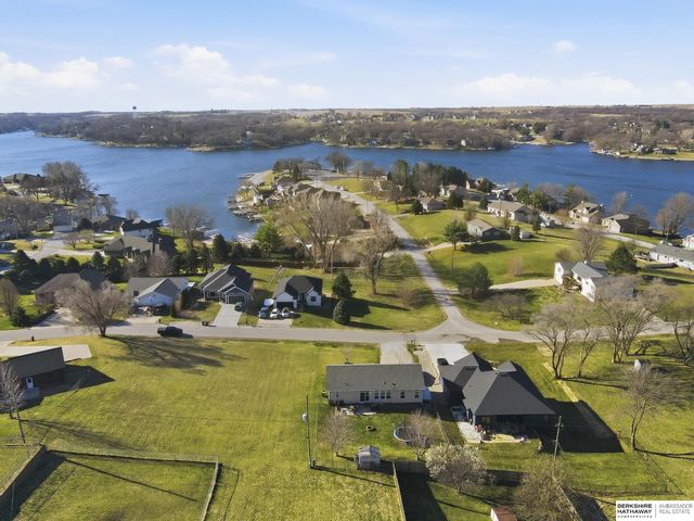 1802 Dunbar Drive, Plattsmouth, NE 68048