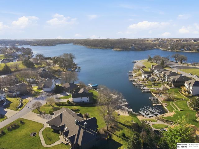 1802 Dunbar Drive, Plattsmouth, NE 68048