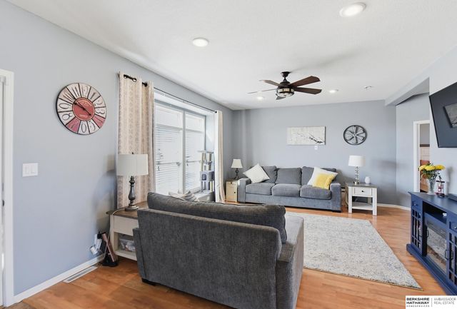 1802 Dunbar Drive, Plattsmouth, NE 68048