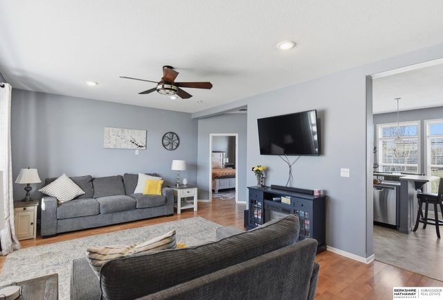 1802 Dunbar Drive, Plattsmouth, NE 68048