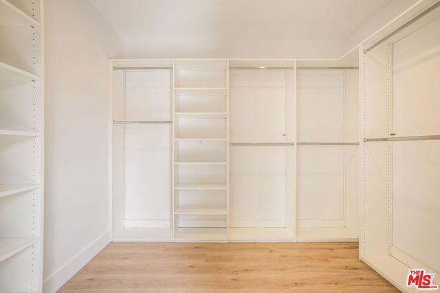 3500 10th Avenue, Los Angeles, CA 90018