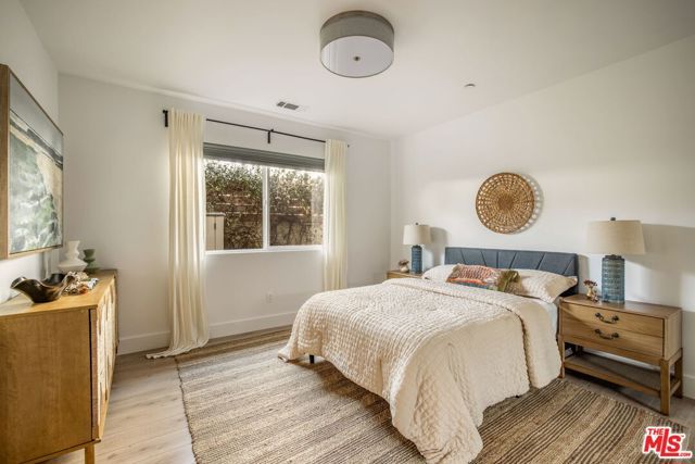 3500 10th Avenue, Los Angeles, CA 90018