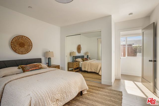 3500 10th Avenue, Los Angeles, CA 90018