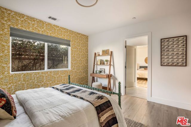 3500 10th Avenue, Los Angeles, CA 90018