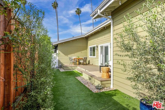 3500 10th Avenue, Los Angeles, CA 90018