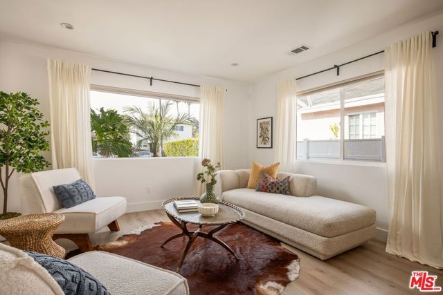 3500 10th Avenue, Los Angeles, CA 90018