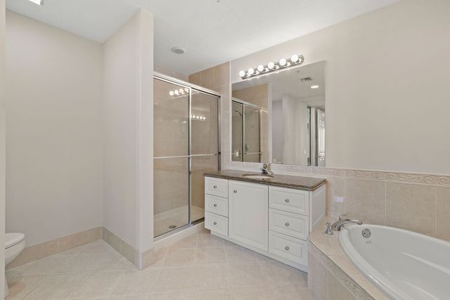 17 Harbour Isle Drive W 103, Fort Pierce, FL 34949