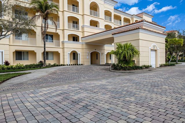 17 Harbour Isle Drive W 103, Fort Pierce, FL 34949