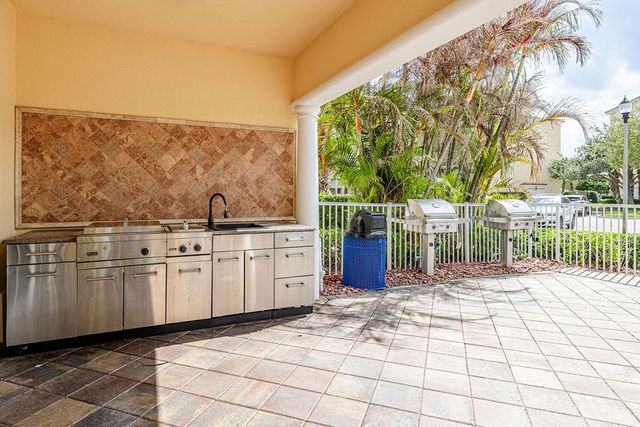 17 Harbour Isle Drive W 103, Fort Pierce, FL 34949