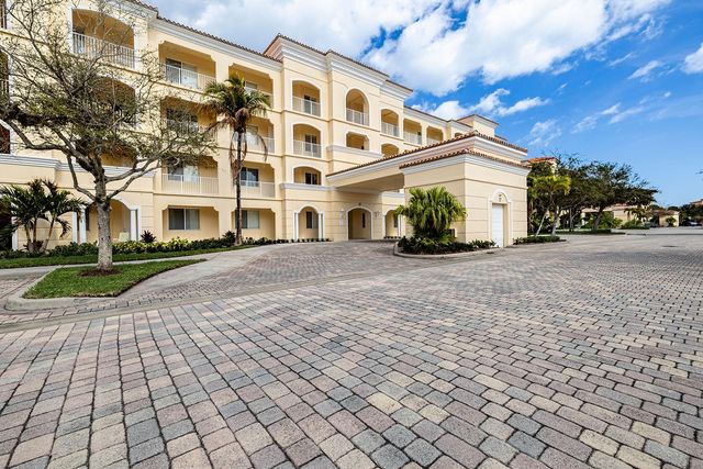 17 Harbour Isle Drive W 103, Fort Pierce, FL 34949